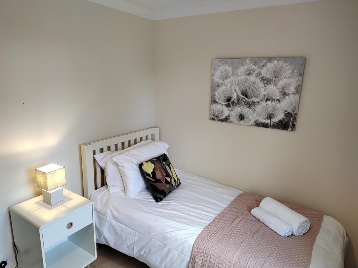 Wentworth Drive Contractor And Family 3 Bed Home Грантем Экстерьер фото